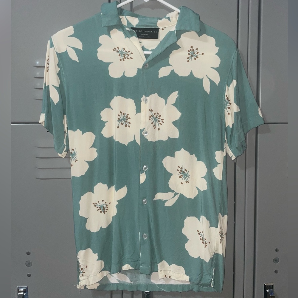 No Boundaries XS casual button down turquoise